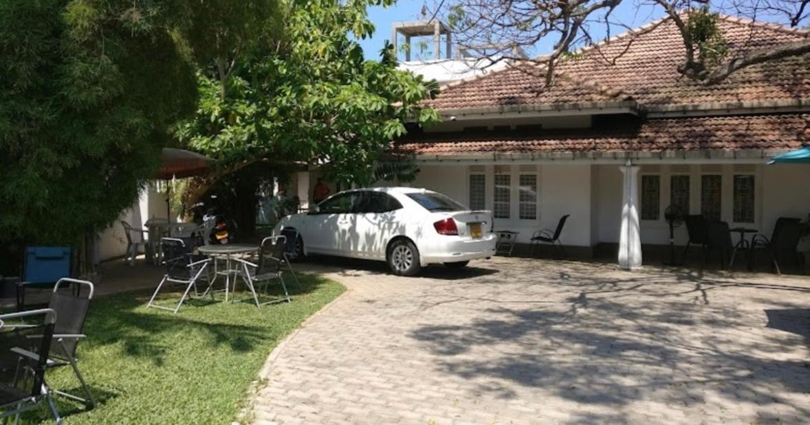 Dions Guest House Negombo Luaran gambar