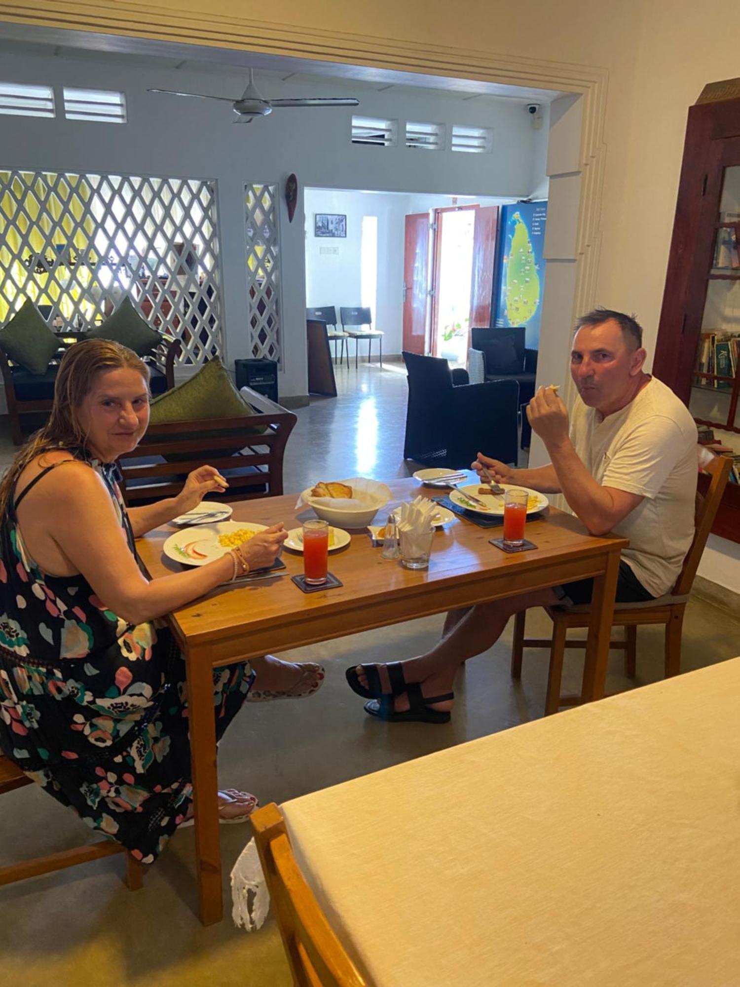 Dions Guest House Negombo Luaran gambar