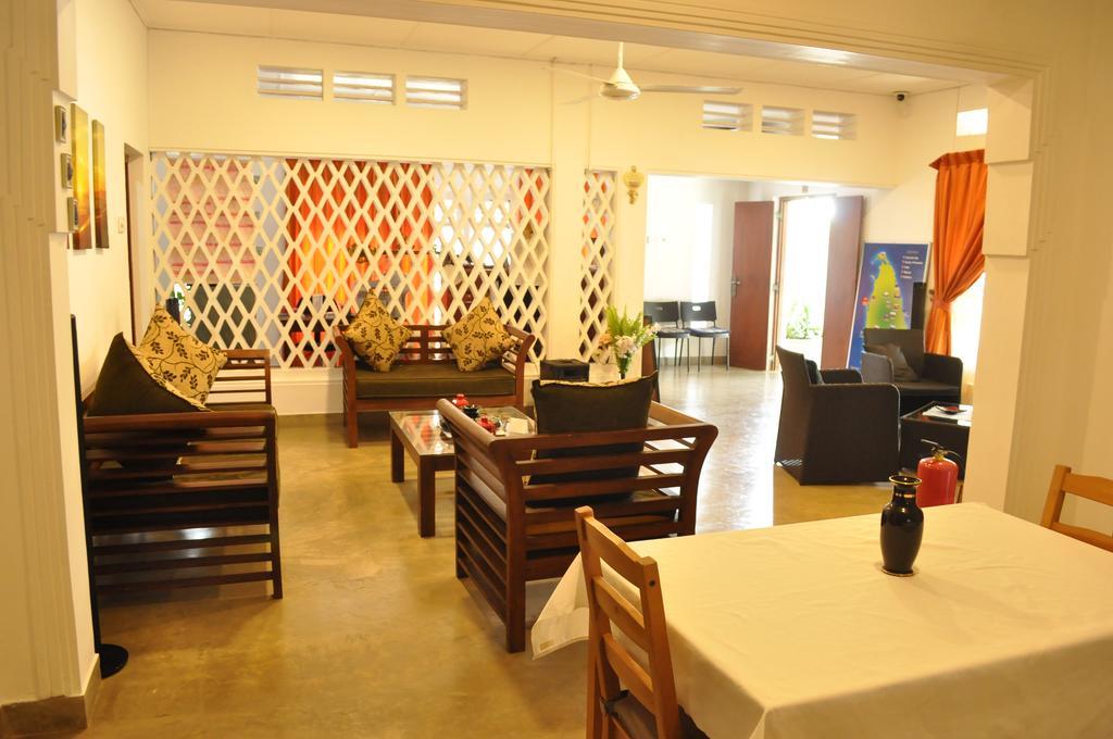 Dions Guest House Negombo Luaran gambar